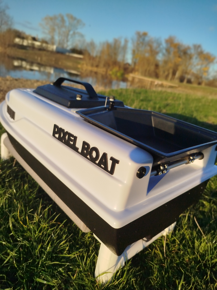 ������������ �������� piXel Boat Carrier � GPS ����������� � �������� ���������